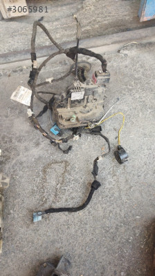Fiat punto sol ön kapı kilit  tesisatı ile birlikte