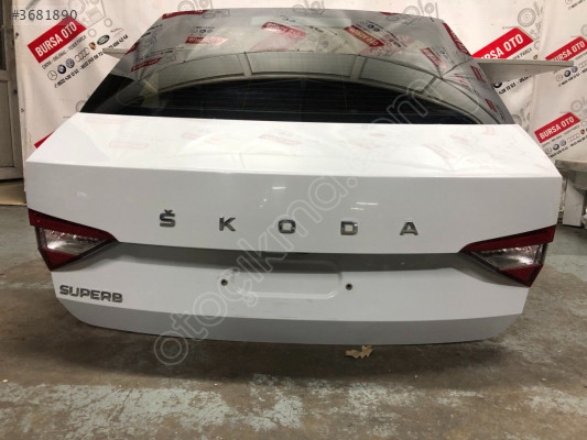 SKODA SUPER B BAGAJ KAPAĞI SÖKME DOLU ORJİNAL
