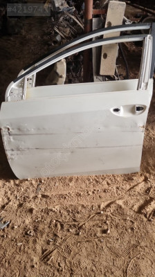 Toyota corolla 2014 model sol on kapi