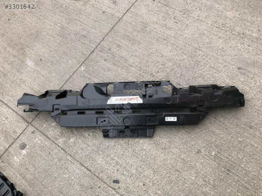 BMW 5 SERİSİ İ5 G60 M ARKA TAMPON ORTA BRAKET 51128084702