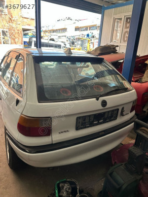 OPEL ASTRA F HATCHBACK BAGAJ ÇIKMA ORJİNAL GM BEYAZ