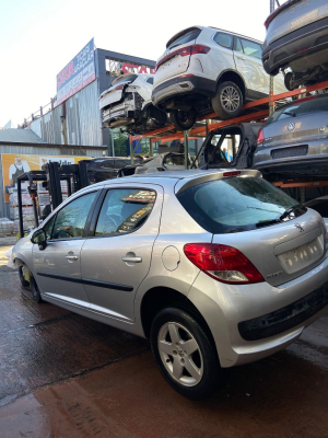 Peugeot 207    -    SOL ÖN KAPI