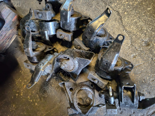 TOYOTA COROLLA 1.6 ÇIKMA ORJİNAL MOTOR TAKOZU ÇAVUŞOĞLU TOYOTA