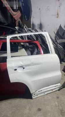 VOLKSWAGEN TIGUAN SAĞ ARKA KAPI 2009-2015 ÇIKMA ORİJİNAL