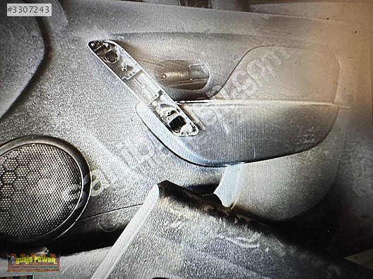 Renault Clio sembol sağ ön kapısı arka kapı döşemesi