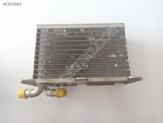 VW Caddy Turbo Radyatörü İntercooler Orjinal (Manifolddaki)