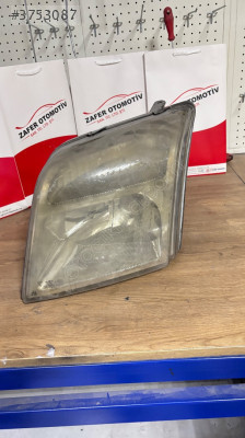 Ford Connect sol far
