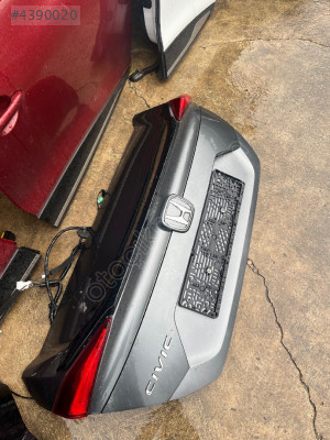 HONDA CİVİC FC5 BAGAJ KAPAĞI