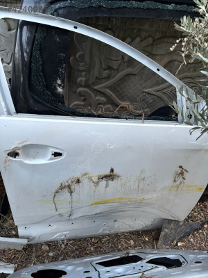 Peugeot 5008 2021 model sağ ön kapı