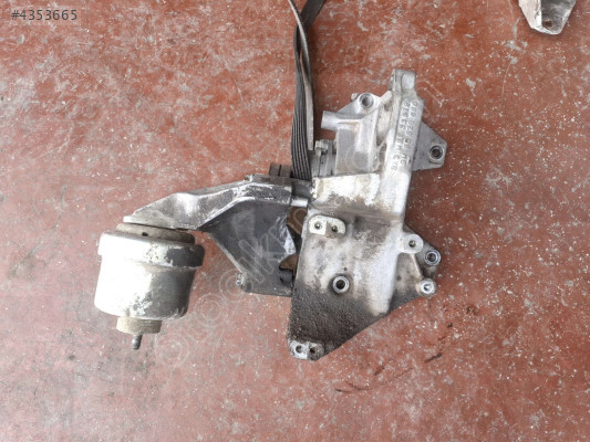 ÖZMEN OPEL VECTRA B MOTOR KULAĞI 90528680 90497256