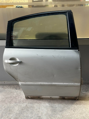 VW PASSAT B5 97-05 KAPI SAĞ ARKA BEYAZ 3B5833052AB
