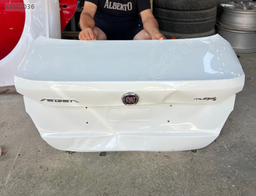 Fiat Egea çıkma arka bagaj kapağı beyaz renk