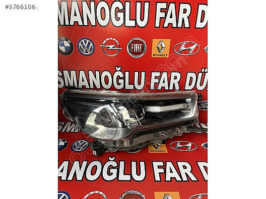 TOYOTA HILUX YENİ MODEL SAĞ ÖN FAR