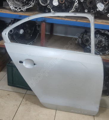 VW JETTA HATASIZ SAĞ ARKA KAPI