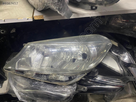 TOYOTA COROLLA YARİS SAĞ FAR