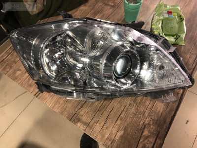 TOYOTA AURİS SAĞ FAR
