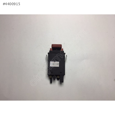 Audi A3 Dörtlü Flaşör Düğmesi