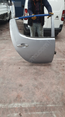 Mitsubishi l200 sağ arka kapı sefalılar oto cikma