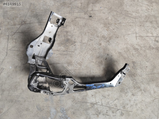 BMW 5 Serisi F10 Modeli için Far Braketi