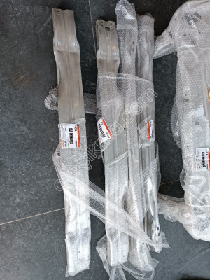 AUDİ A4 A5 ÖN TAMPON DEMİRİ ALÜMİNYUM 2007-12 8K0807113F SY