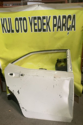 toyota coralla sağ arka kapı