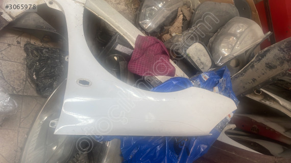 Beyaz Peugeot 307 Sol Ön Çamurluk - Oto Çıkma Parçalar