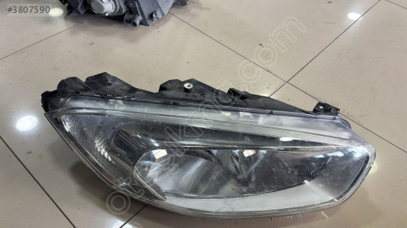 FORD COURİER SAĞ FAR