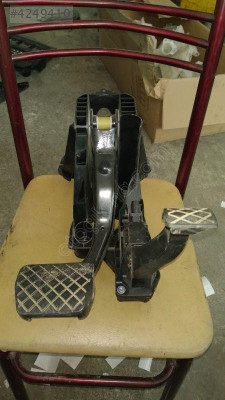 VOLKSWAGEN PASSAT 2013 2017 FREN PEDALI 5Q1723058AJ