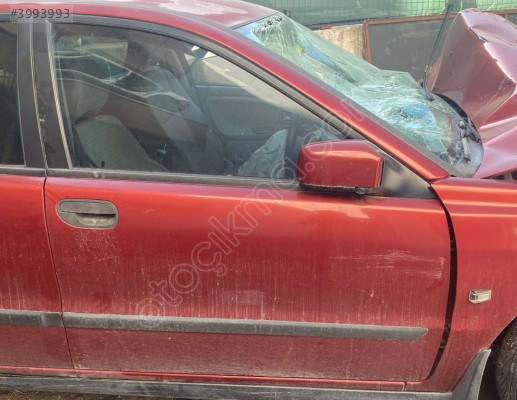 Volvo s40 çıkma hatasız sağ ön kapı