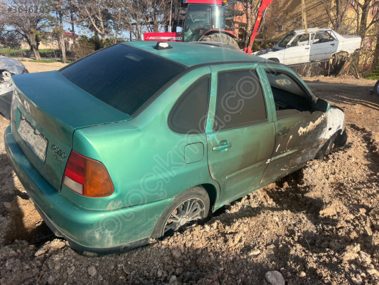 Volkswagen Polo sağ arka kapı