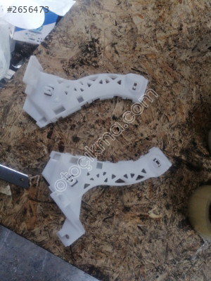 Mazda 3 sedan tampon braketi