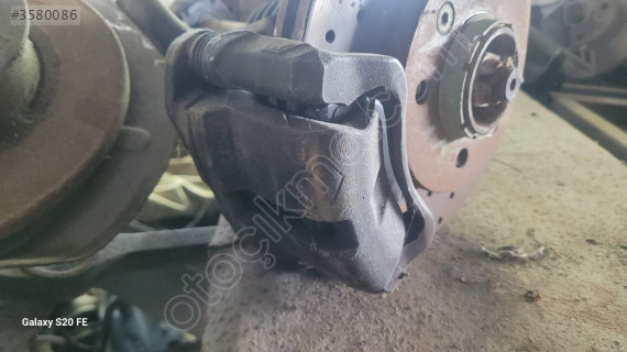 Renault clio symbol talya sağ ön fren merkezi