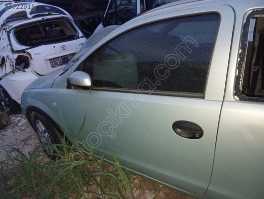 Opel Corsa sol ön kapı