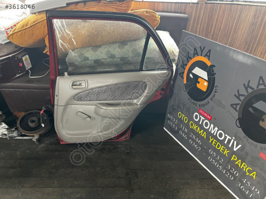 Corolla Sağ Arka Kapı Döşemesi 98-02 Çıkma