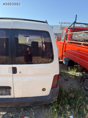 Partner sağ arka kapak