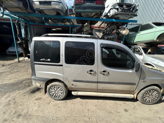 Fiat doplo sağ ön kapı orjinal