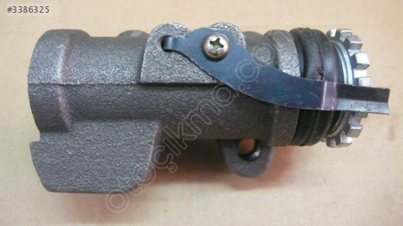 MC832783 CANTER 449 ARKA FREN MERKEZİ ÖN KOMPLE - SAĞ