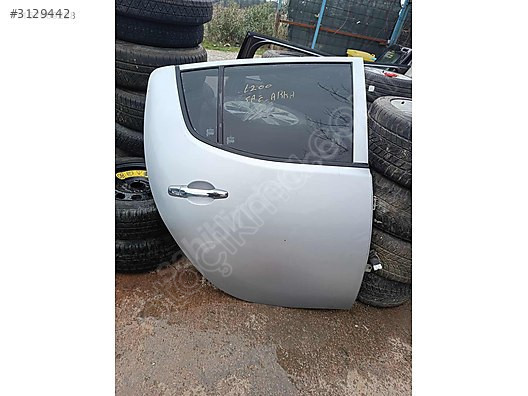 Mitsubishi L200 sağ arka kapı