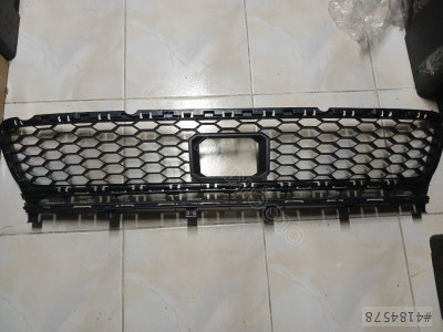 5G0853677D Tampon Izgarası Golf 7 Gtı