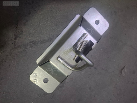 Clio 3 kaput kilidi karşılığı ust 8200299591