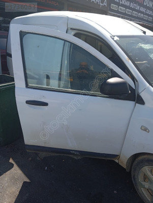 DACIA DOKKER Sağ Ön Kapı - MERT OTO Çıkma Parça