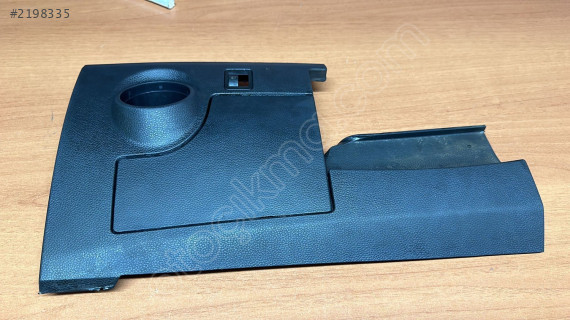 6F1857057 2021 SEAT IBİZA FAR ANAHTARI ÇERCEVESİ İÇ PLASTİĞİ