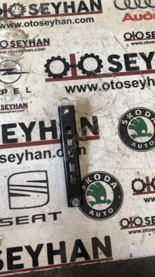 566153124 Opel Corsa D sağ emniyet kemeri yükseltisi