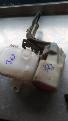 323 silecek su bidonu çıkma