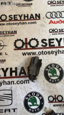 5K0837349B Volkswagen Jetta 2014 sol arka kapı kilit kapağı