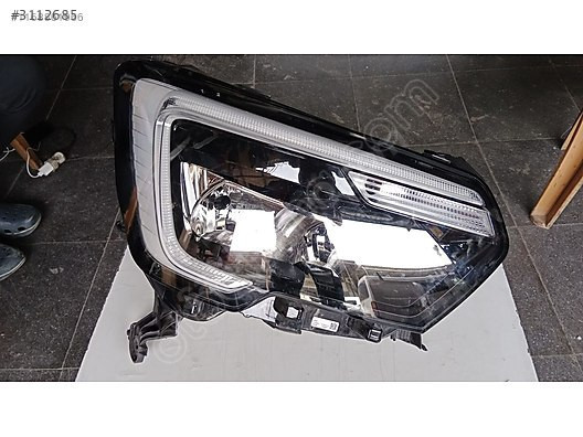 Renault Master4 yeni model ledli sağ ön far 11.000 TL