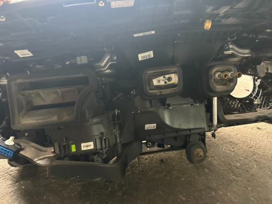 FORD CUSTOM 2019 KALORİFER KUTUSU ÜÇEL OTO ÇIKMA BURSA