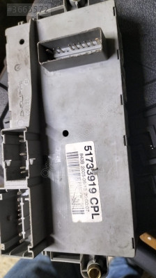 51733919 Fiat Lancia sigorta kutusu