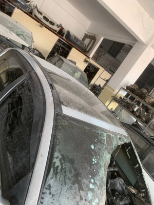 GRİ MEGANE 2 KESME DİREKLİ TAVAN HATASIZ ORJİNAL ÇIKMA