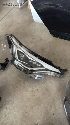 Toyota c-hr sağ far hatasız ürün